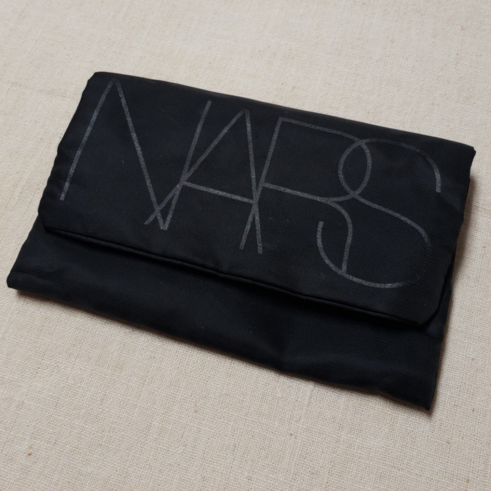 ✨3 for $10✨
NARS pouch / clutch